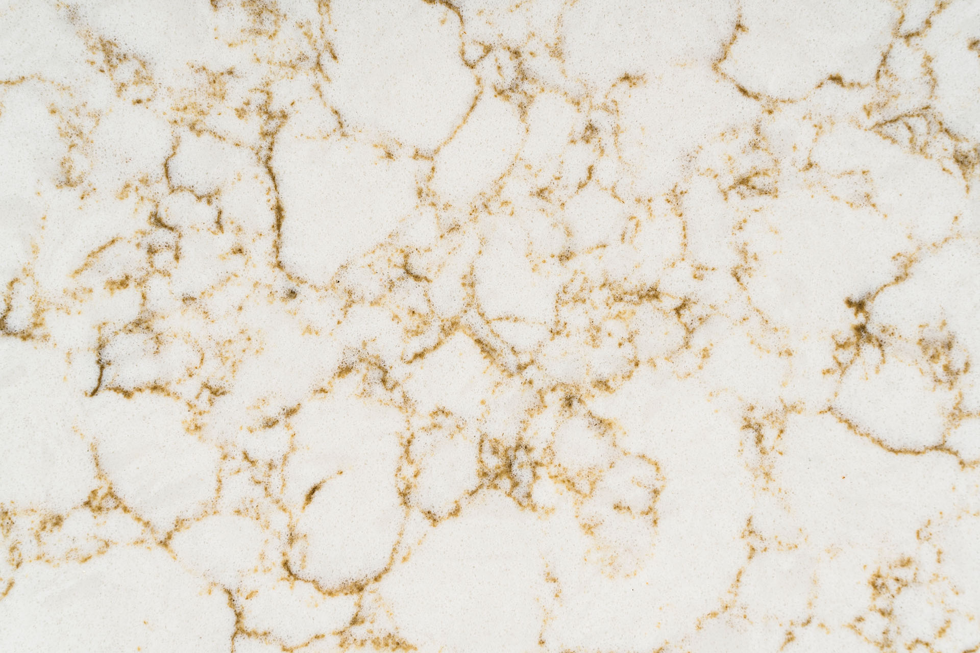 Alloring quartz surfaces